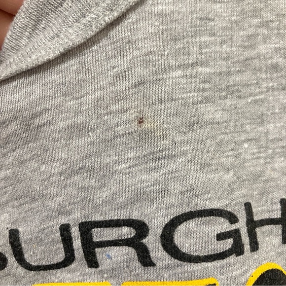 Vintage MLB Pittsburgh Pirates Peanuts Snoopy Gray Artex Single Stitch Tee 1988 - Picture 6 of 10